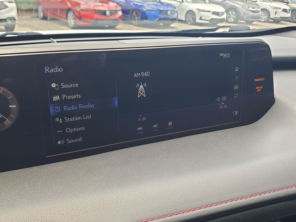 Used 2020 White Lexus 250h F SPORT image 29