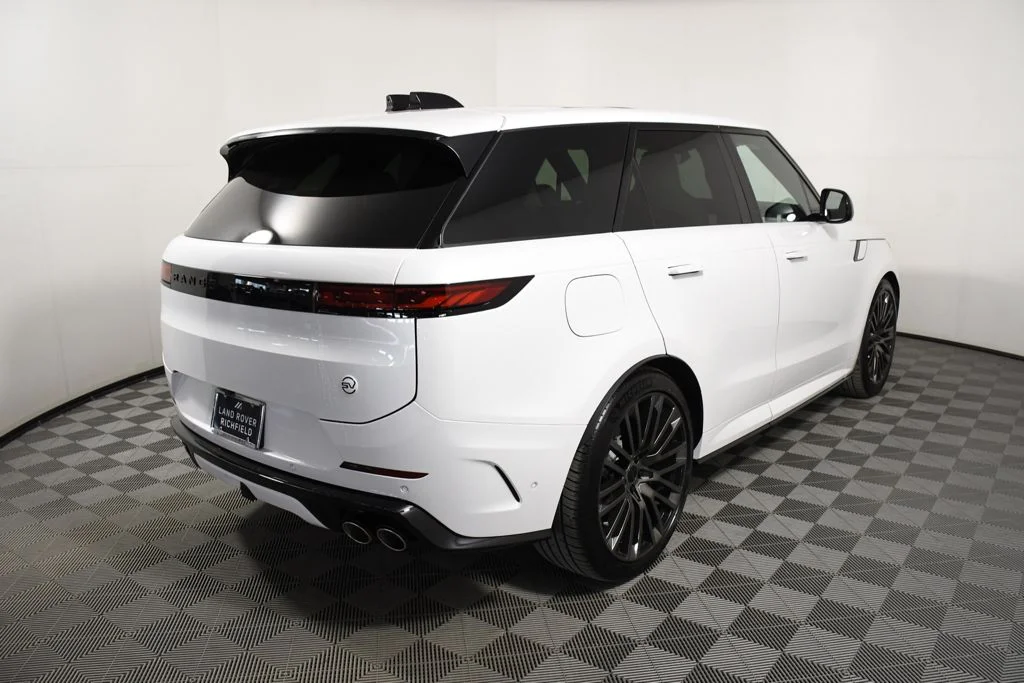 New 2026 Ostuni Prl Whi Land Rover SV image 6