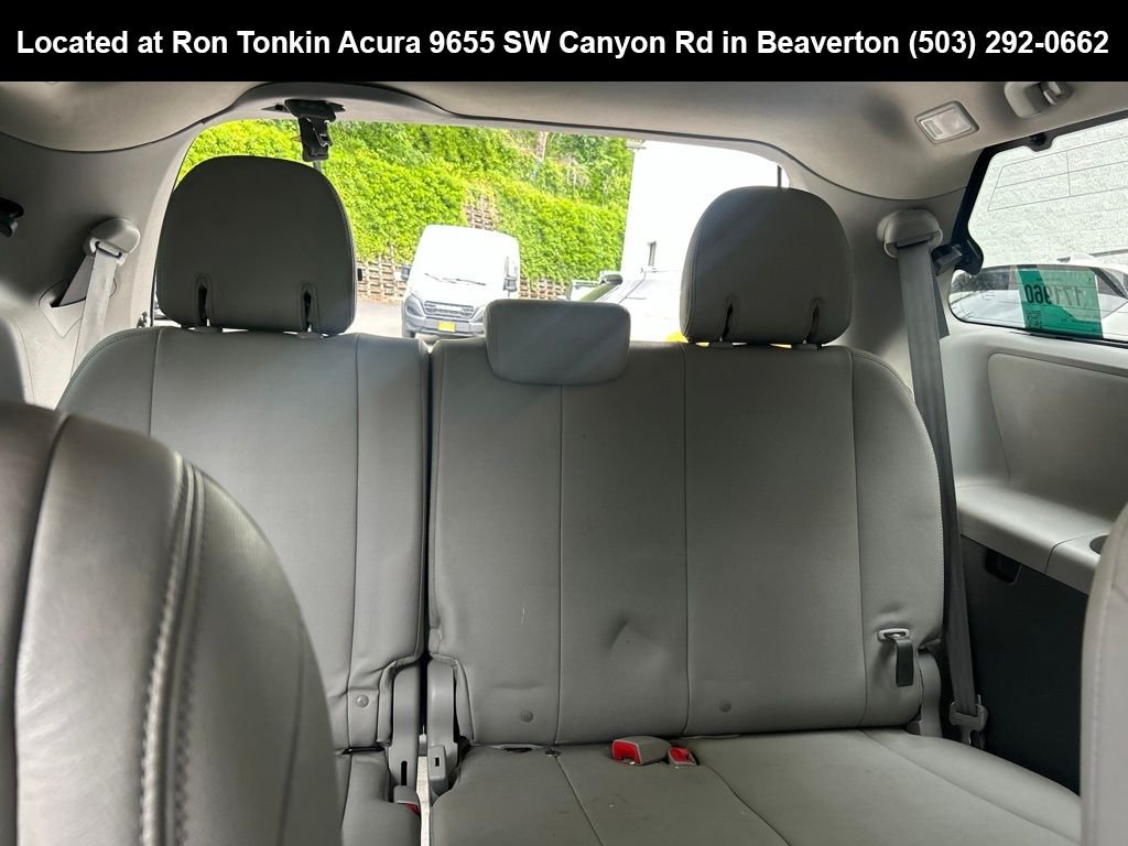 Used 2018 Predawn Gray Mica Toyota XLE image 17