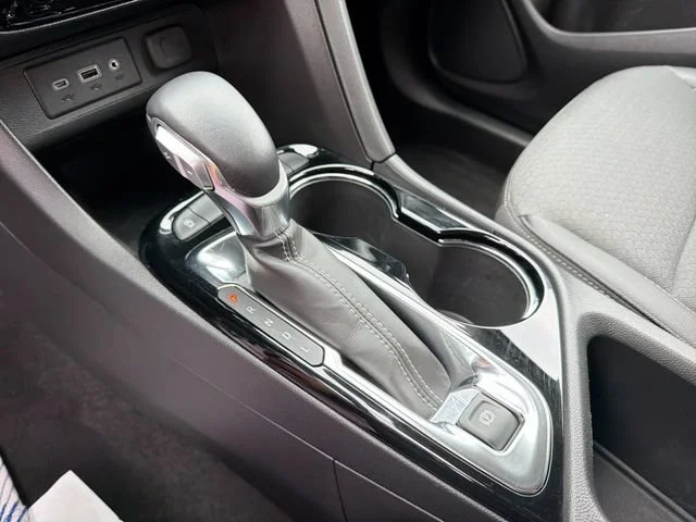 Certified Used 2023 White Frost Tricoat Buick Select image 15