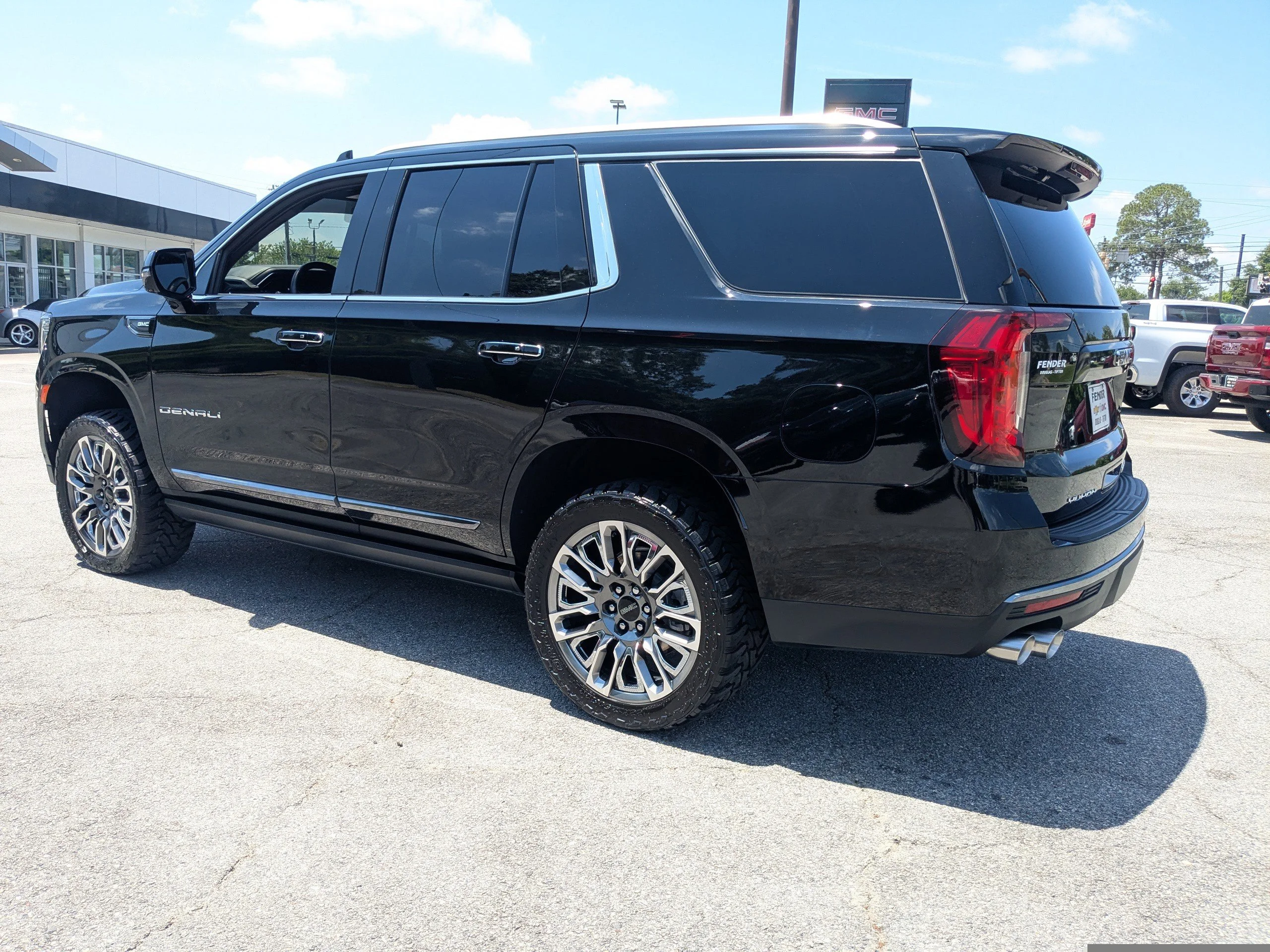 Used 2023 Onyx Black GMC Denali Ultimate image 6