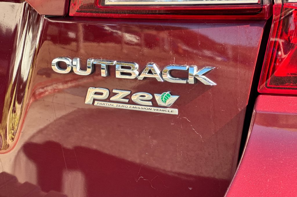 Used 2017 Venetian Red Pearl Subaru 2.5i image 36