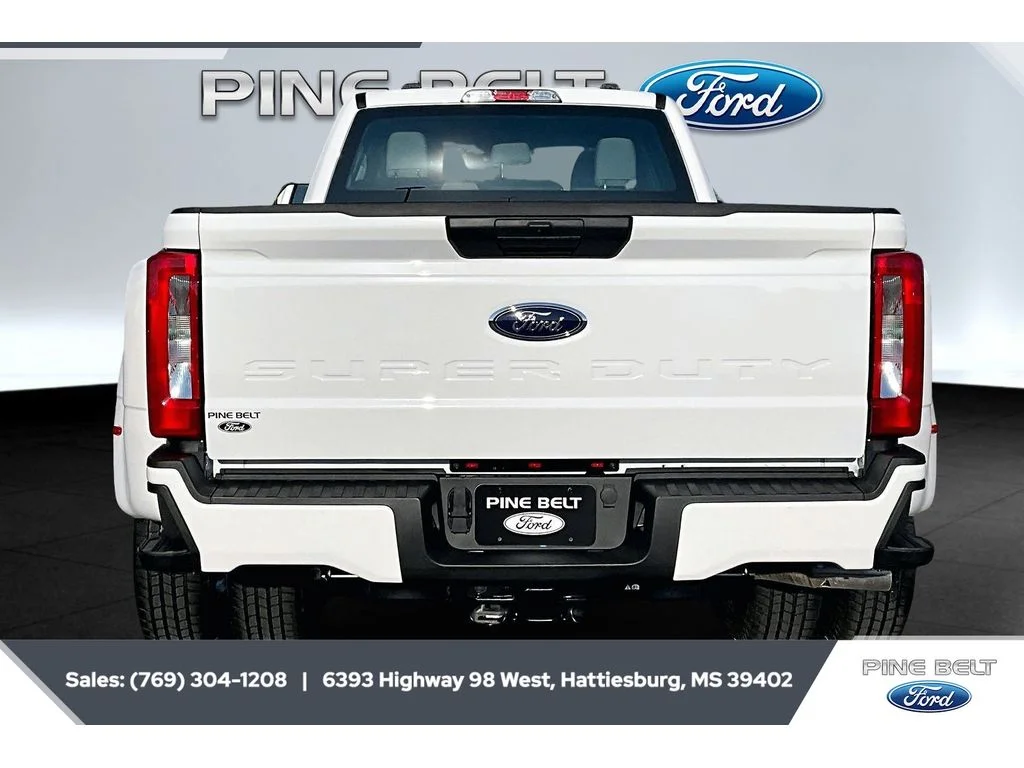 New 2026 Oxford White Ford F-350® XL image 4