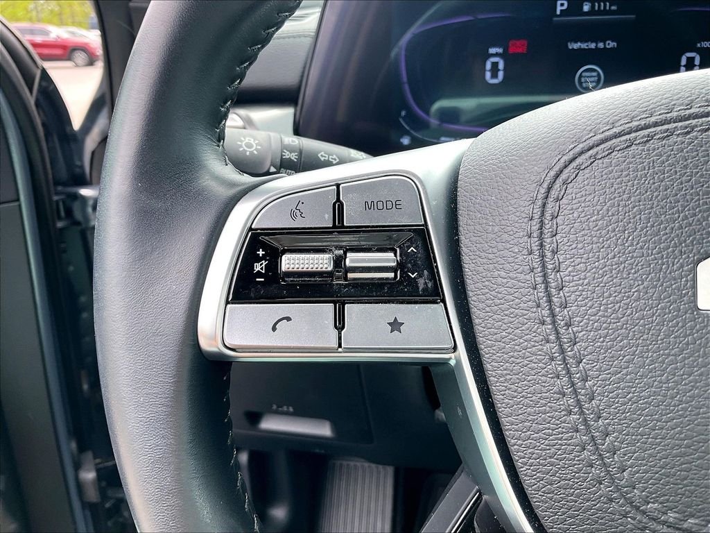 Used 2025 Everlasting Silver Kia LX image 21