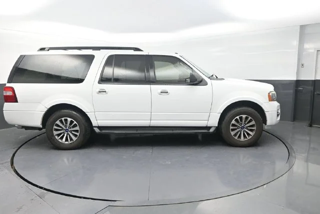 Used 2017 White Ford XLT image 9