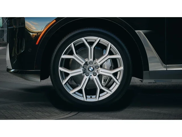 New 2027 Black Sapphire Metallic BMW X7 40i image 7