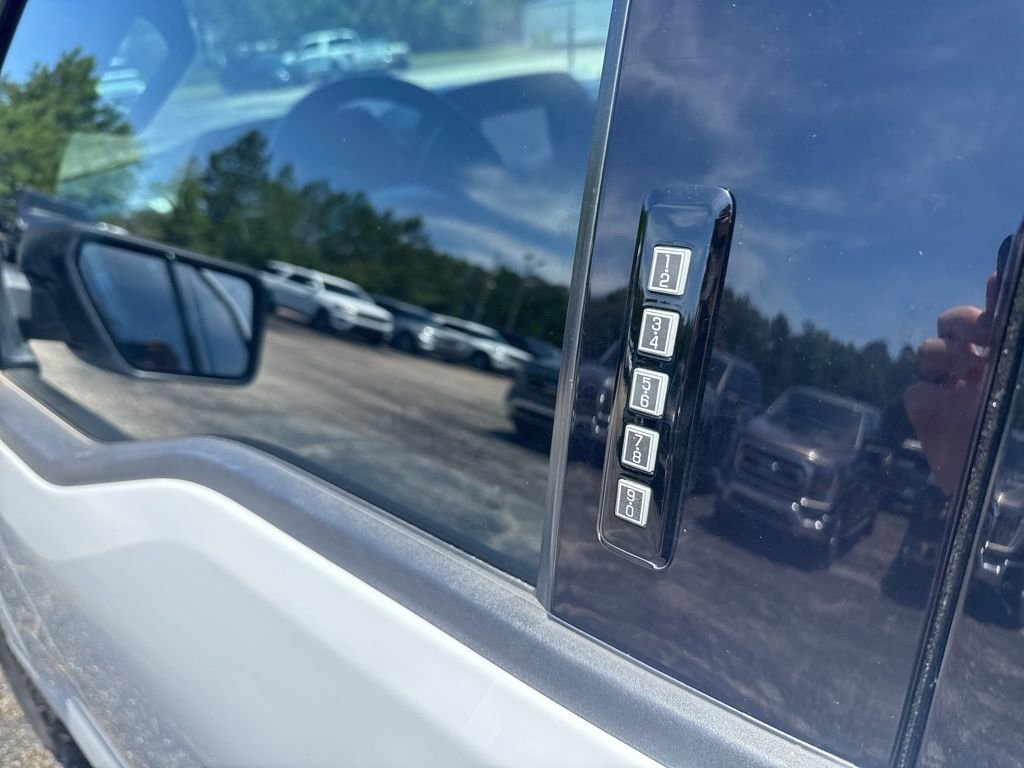 Used 2022 White Ford XLT image 28