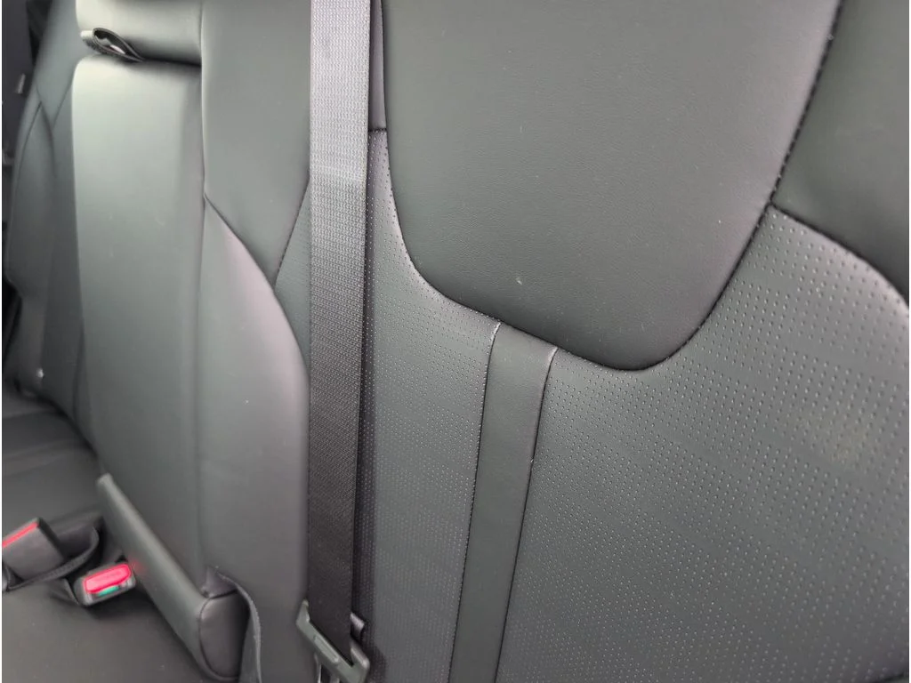 Used 2026 IVORY Kia S FWD image 32
