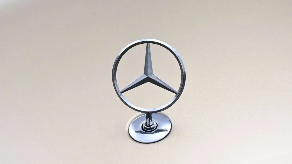 Used 2023 Gold Mercedes-Benz S 580 image 20