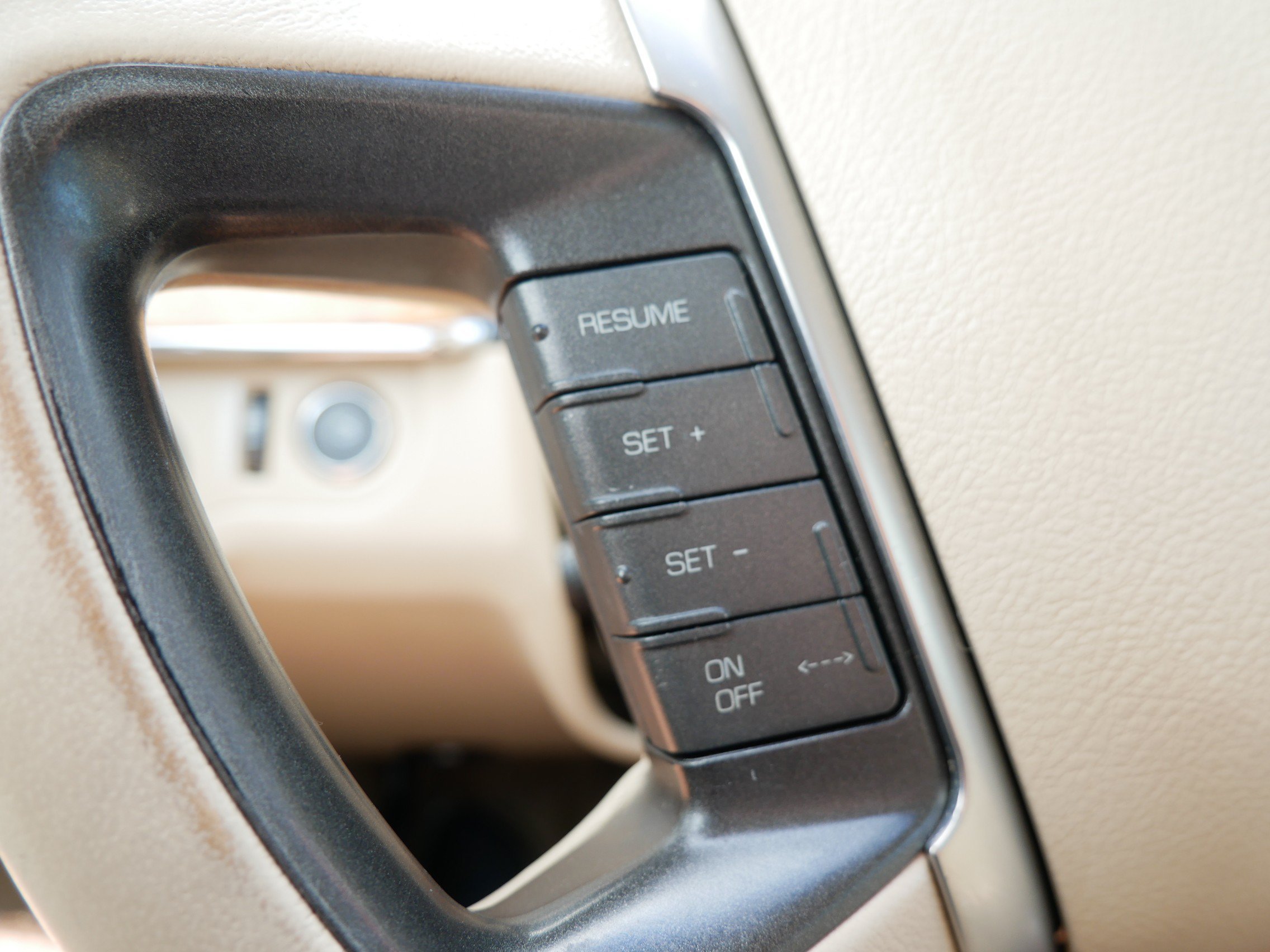 Used 2009 White Lincoln  image 26