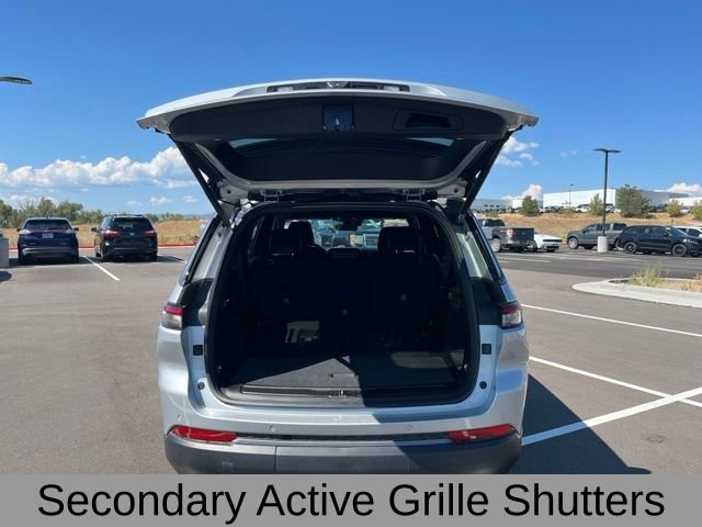 New 2026 Silver Zynith Exterior Paint Jeep Altitude image 26