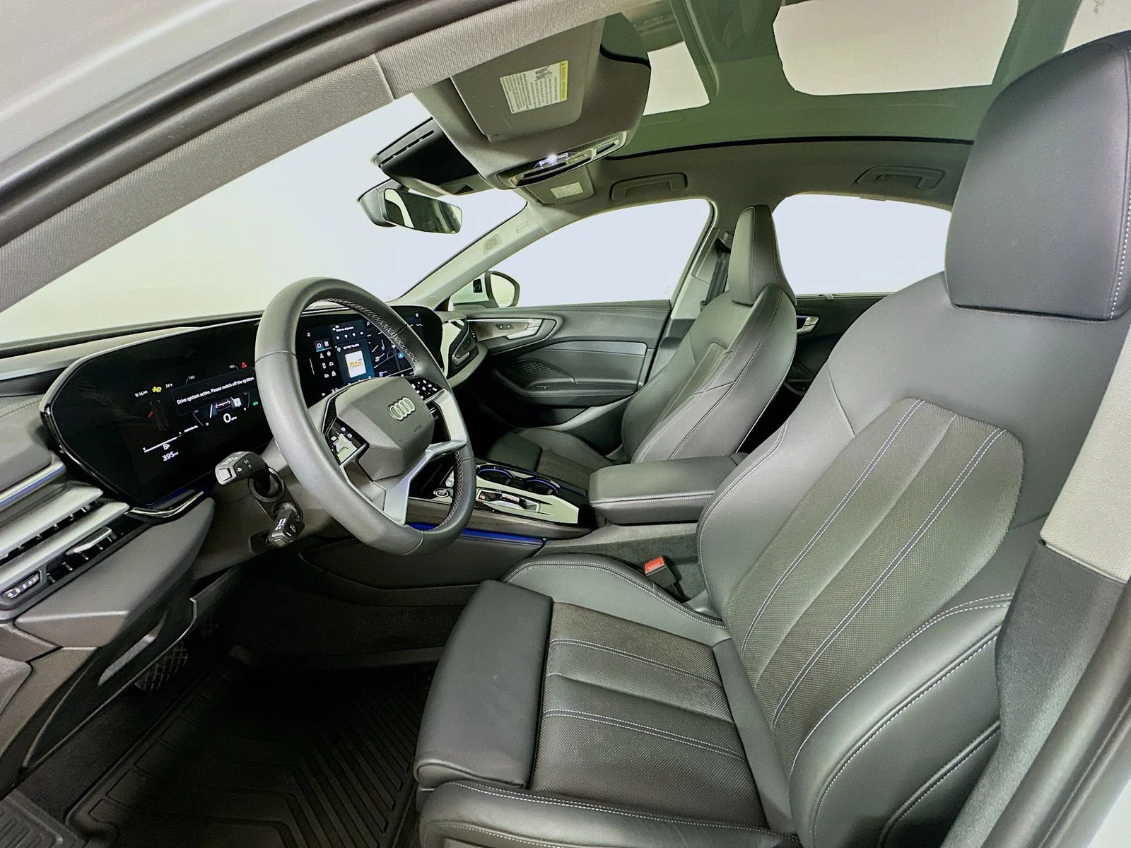 Used 2025 White Audi  image 32