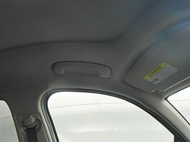Used 2023 White Kia X-Line S image 41