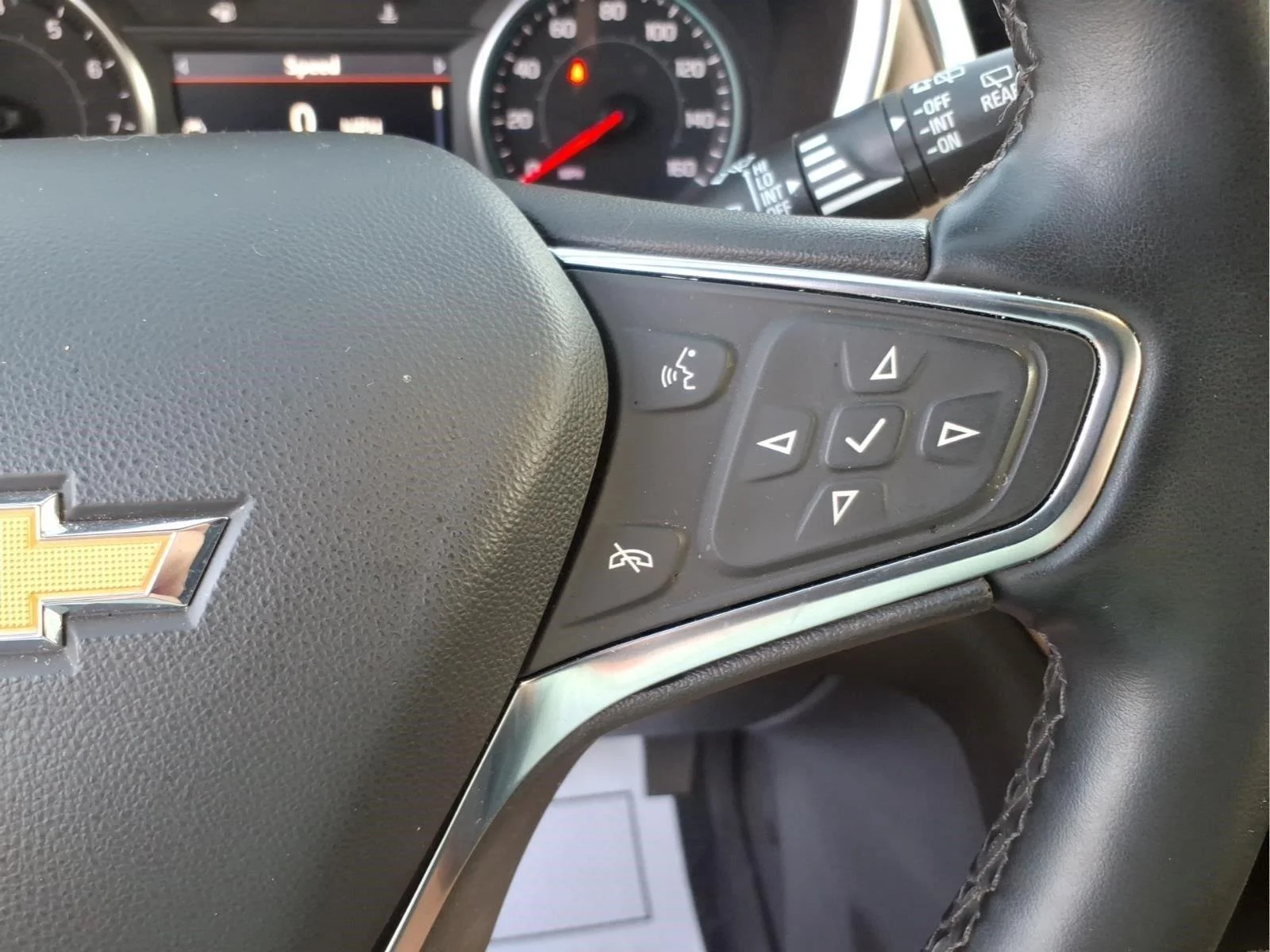 Used 2024 Iridescent Pearl Tricoat Chevrolet Premier image 21