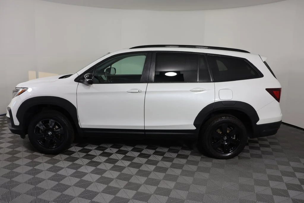 Used 2022 Platinum White Pearl Honda TrailSport image 5