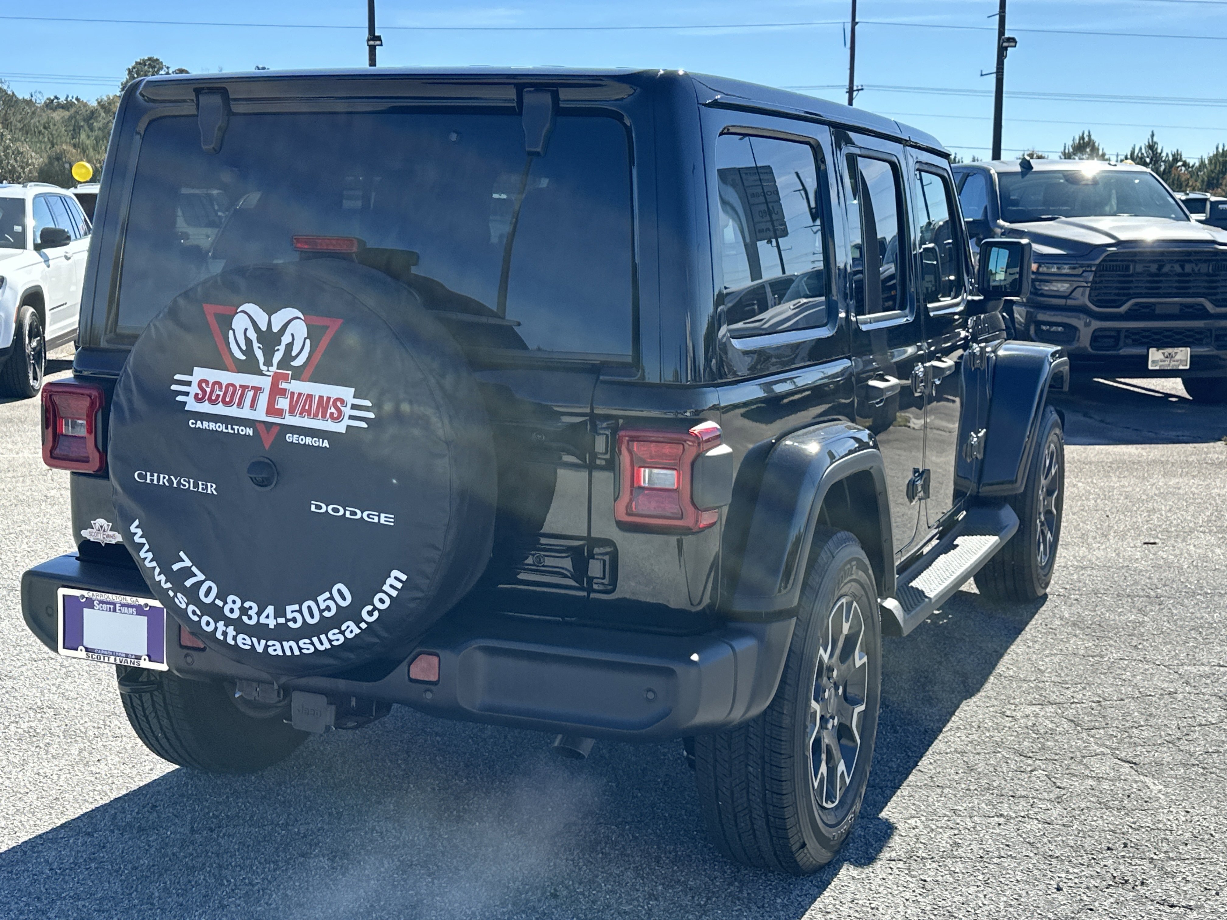New 2026 Black Clear-Coat Exterior Paint Jeep Sahara image 8
