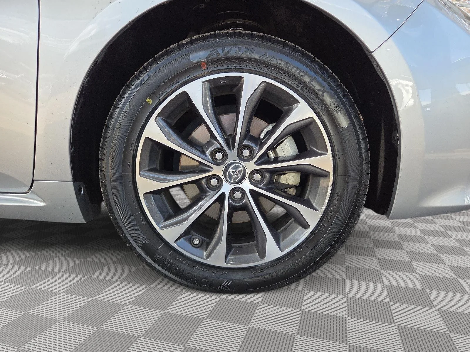 Certified Used 2018 Cosmic Gray Mica Toyota Limited image 14