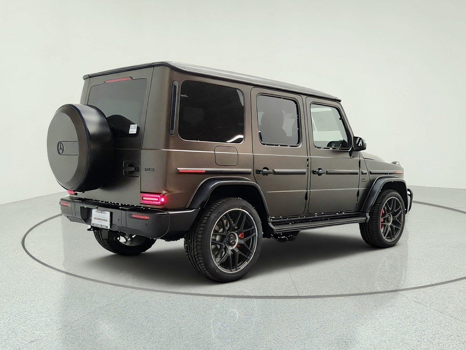 New 2027 MANUFAKTUR Dakota Brown Magno Mercedes-Benz AMG® G 63 SUV image 5