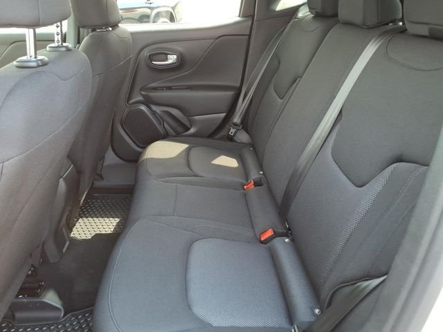 Used 2023 White Jeep Latitude image 14