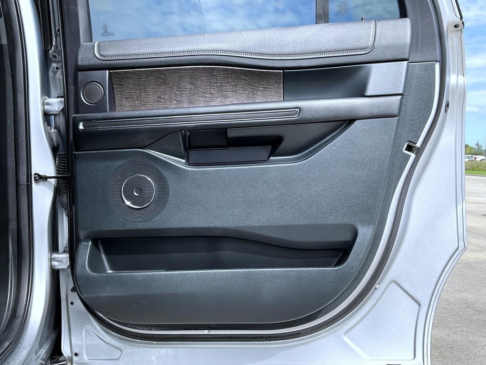Used 2021 Silver Ford Limited image 18