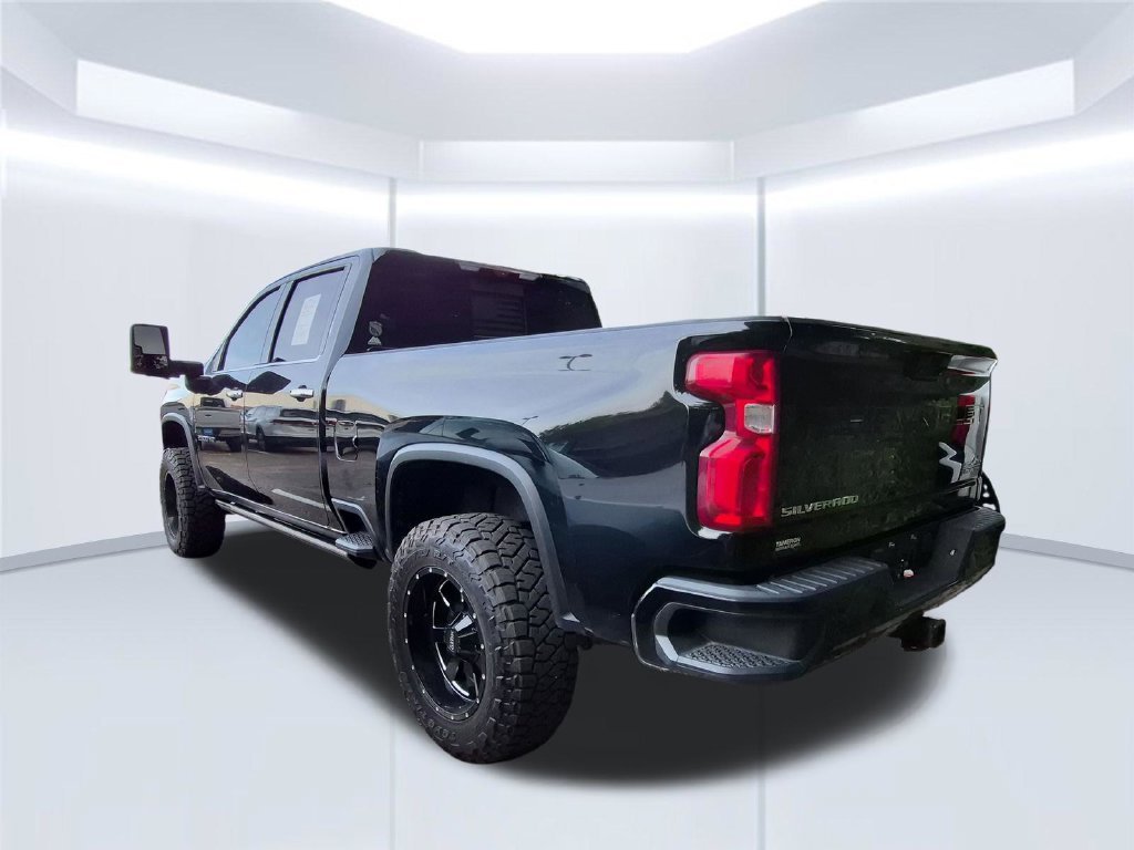 Used 2021 Black Chevrolet High Country image 2
