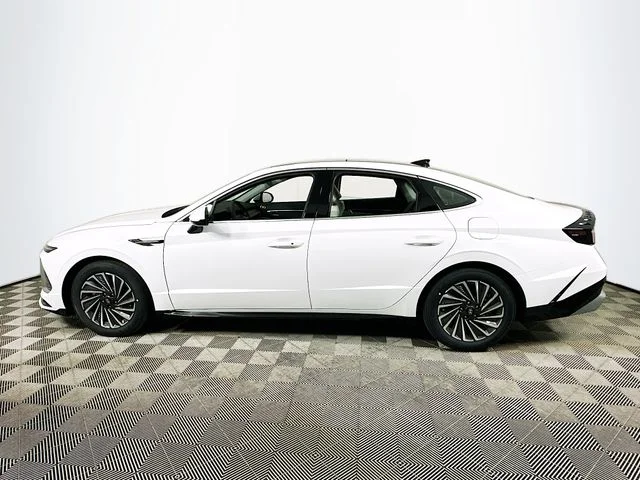 New 2026 White Hyundai SEL image 6