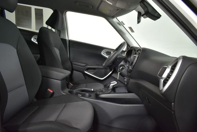 Used 2024 White Kia LX image 16