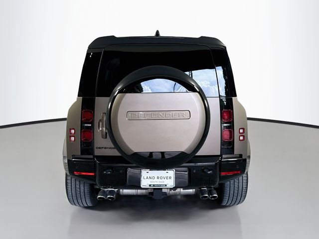 Certified Used 2025 Gray Land Rover X-Dynamic SE image 6