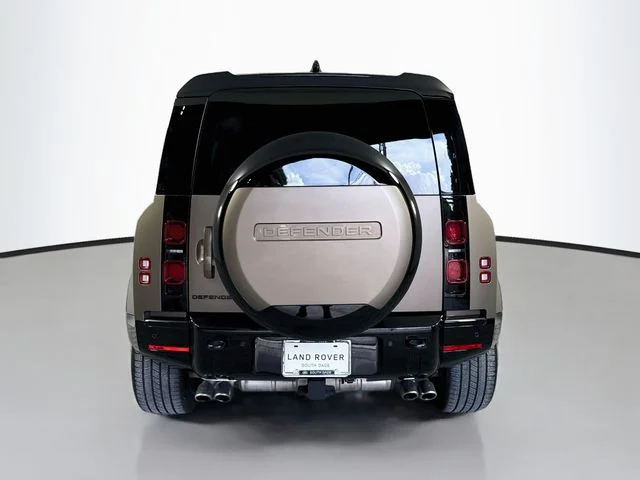 Certified Used 2025 Gray Land Rover X-Dynamic SE image 6