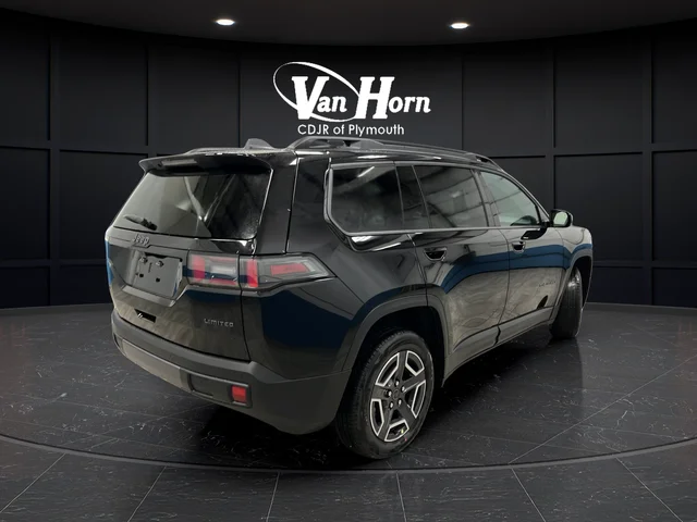 New 2026 Diamond Black Crystal Pearl-Coat Exterior Paint Jeep Limited image 7