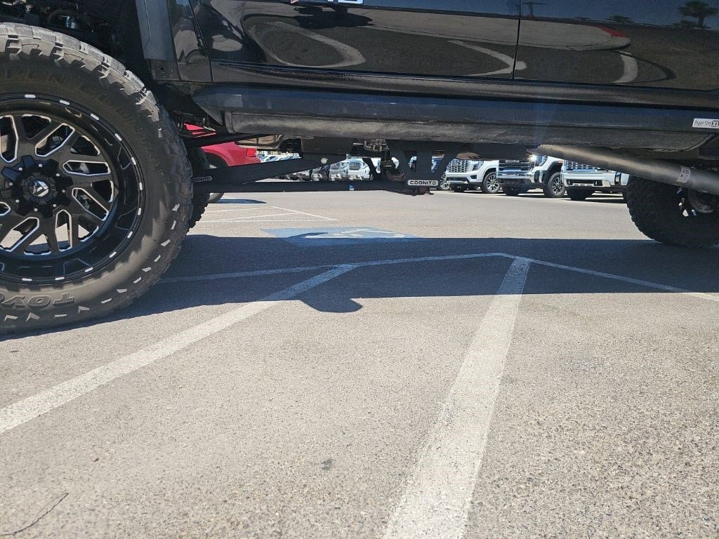 Used 2022 Onyx Black GMC AT4 image 24