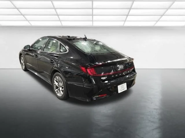 Used 2021 Black Hyundai SEL image 7