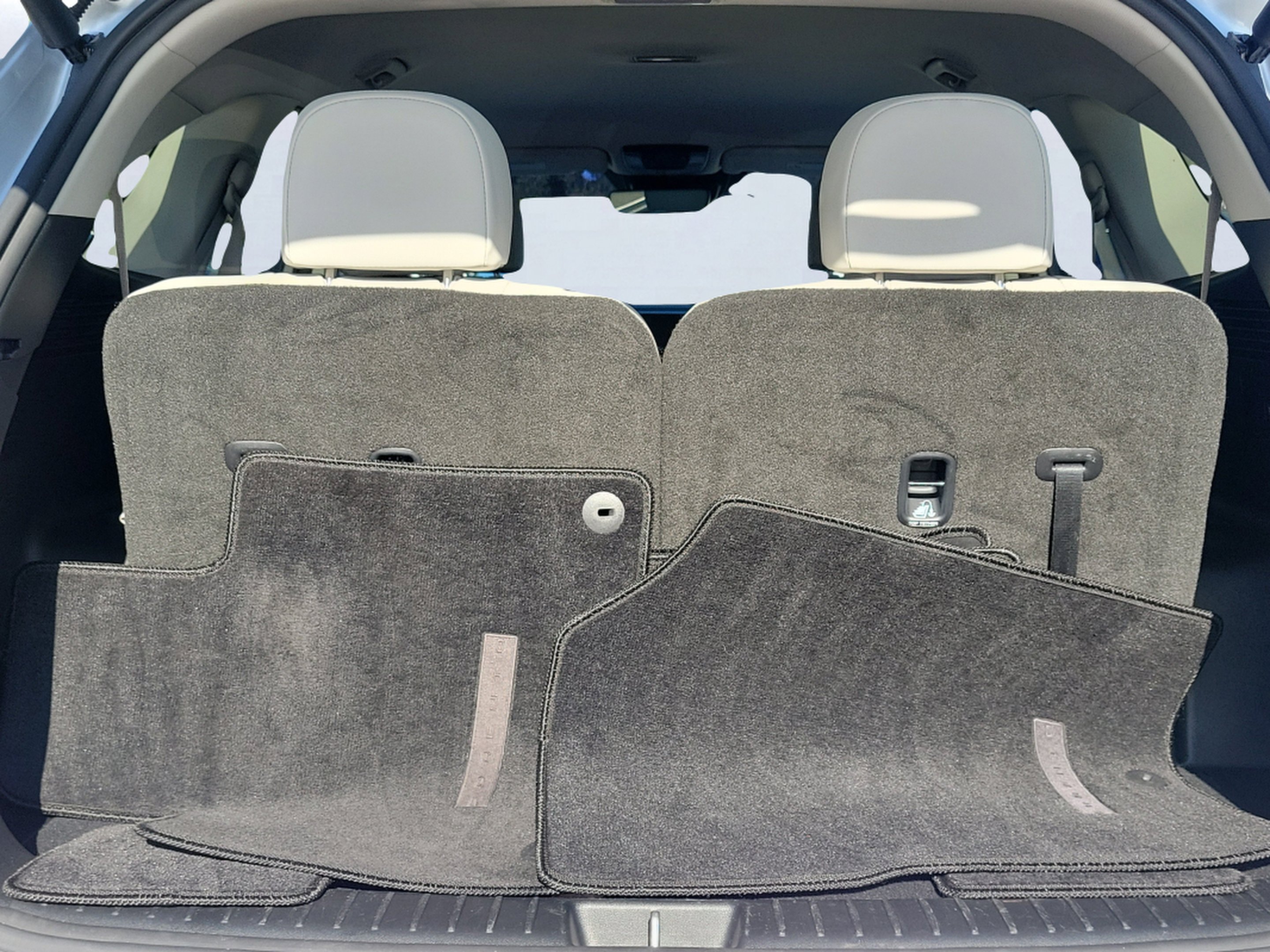 Used 2025 Silky Silver Kia EX image 8