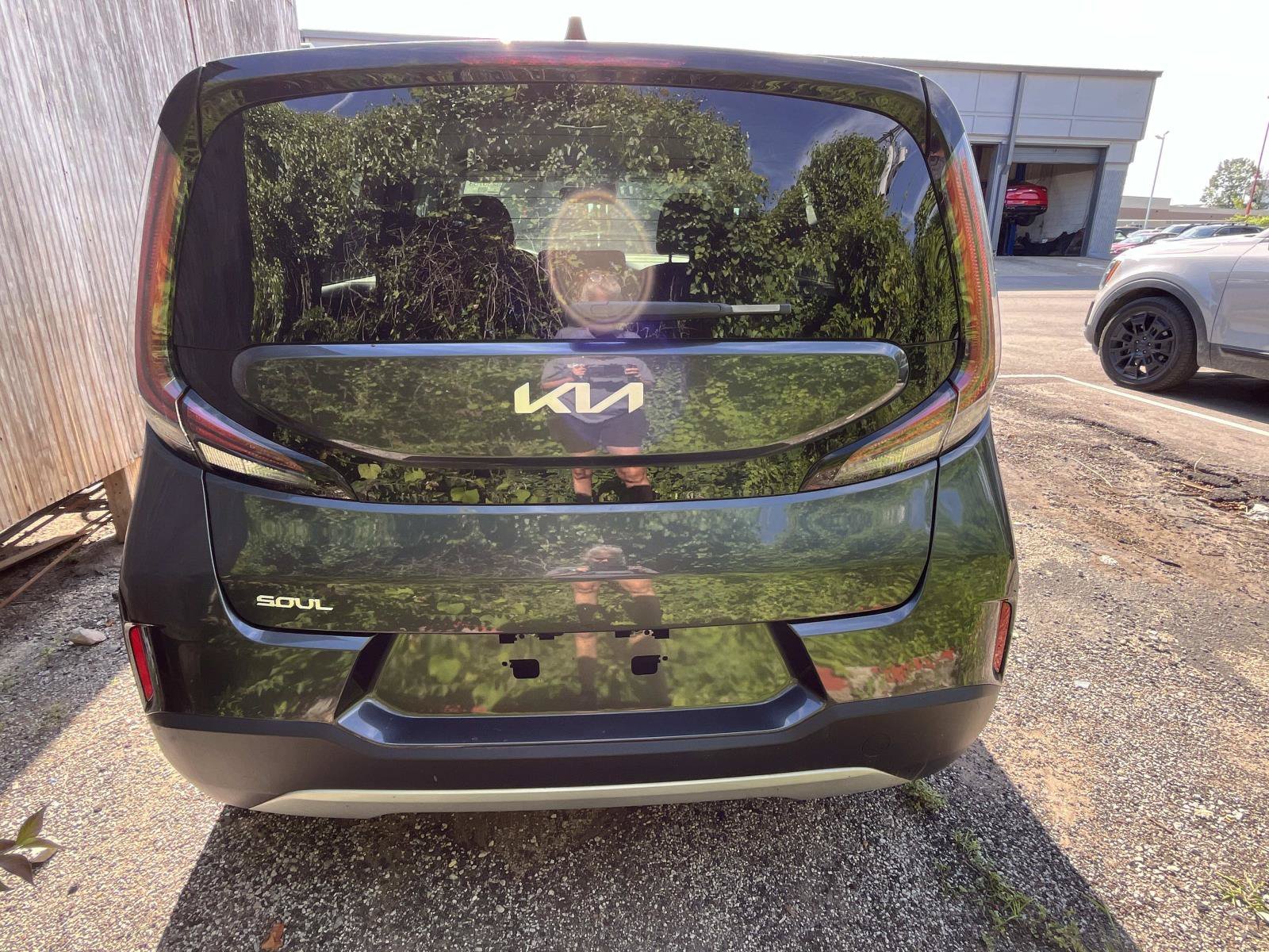 Used 2024 Gravity Gray Kia LX image 4