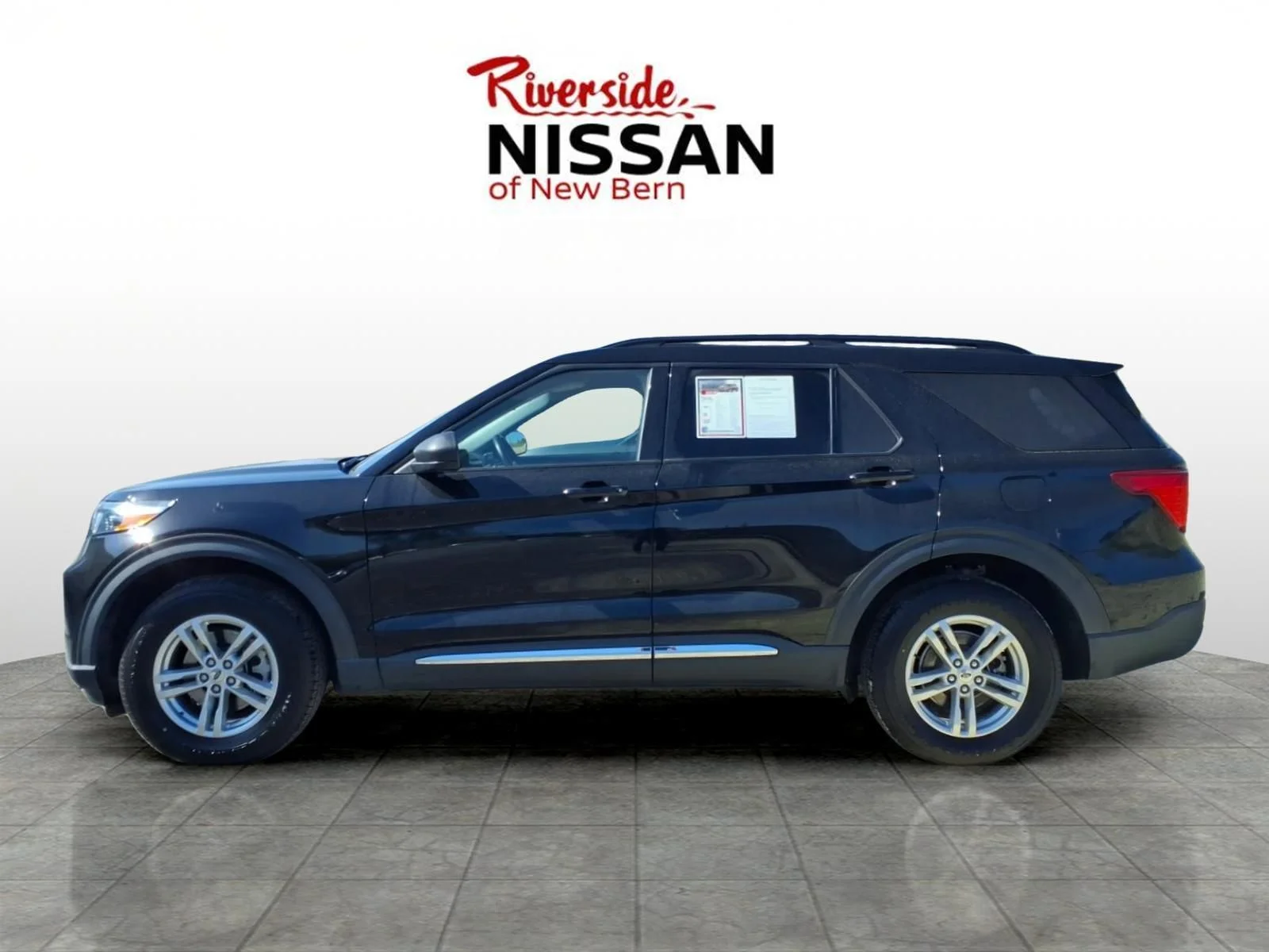 Used 2022 Black Ford XLT image 5