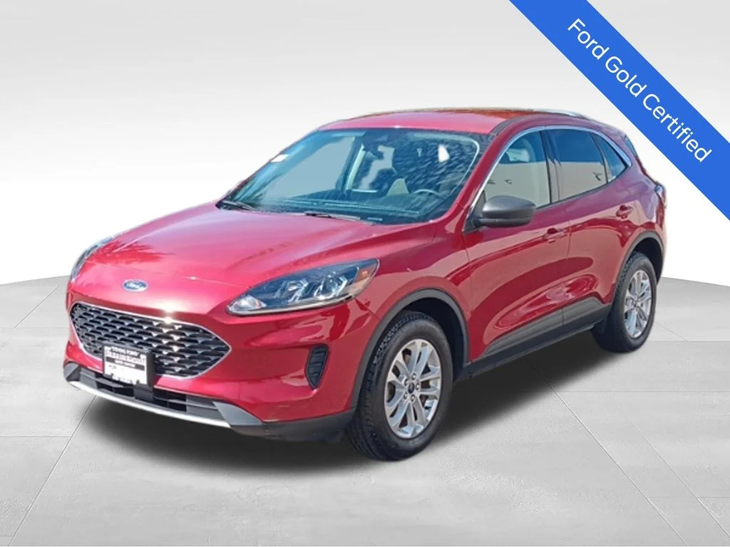 Used 2022 Red Metallic Ford SE image 3