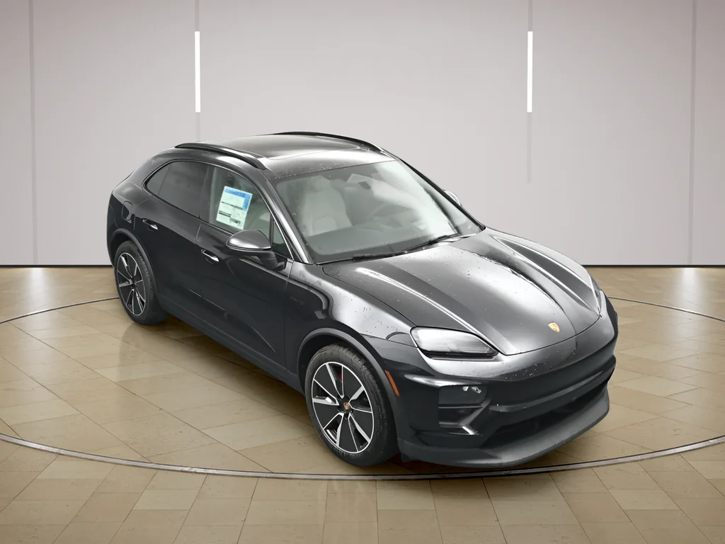 2025 Porsche Macan S - Photo 39