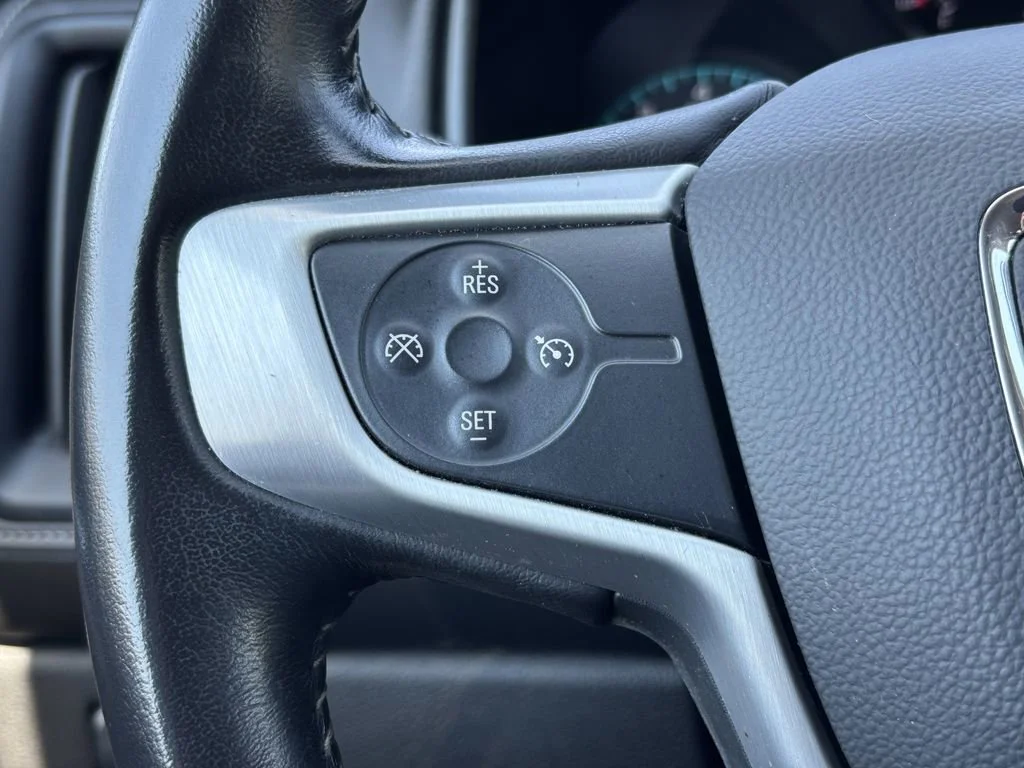Used 2022 Summit White GMC Elevation image 29