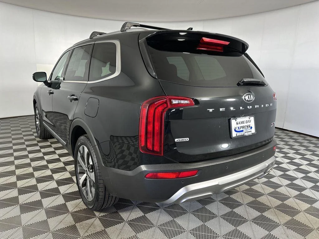 Used 2021 Ebony Black Kia S image 4