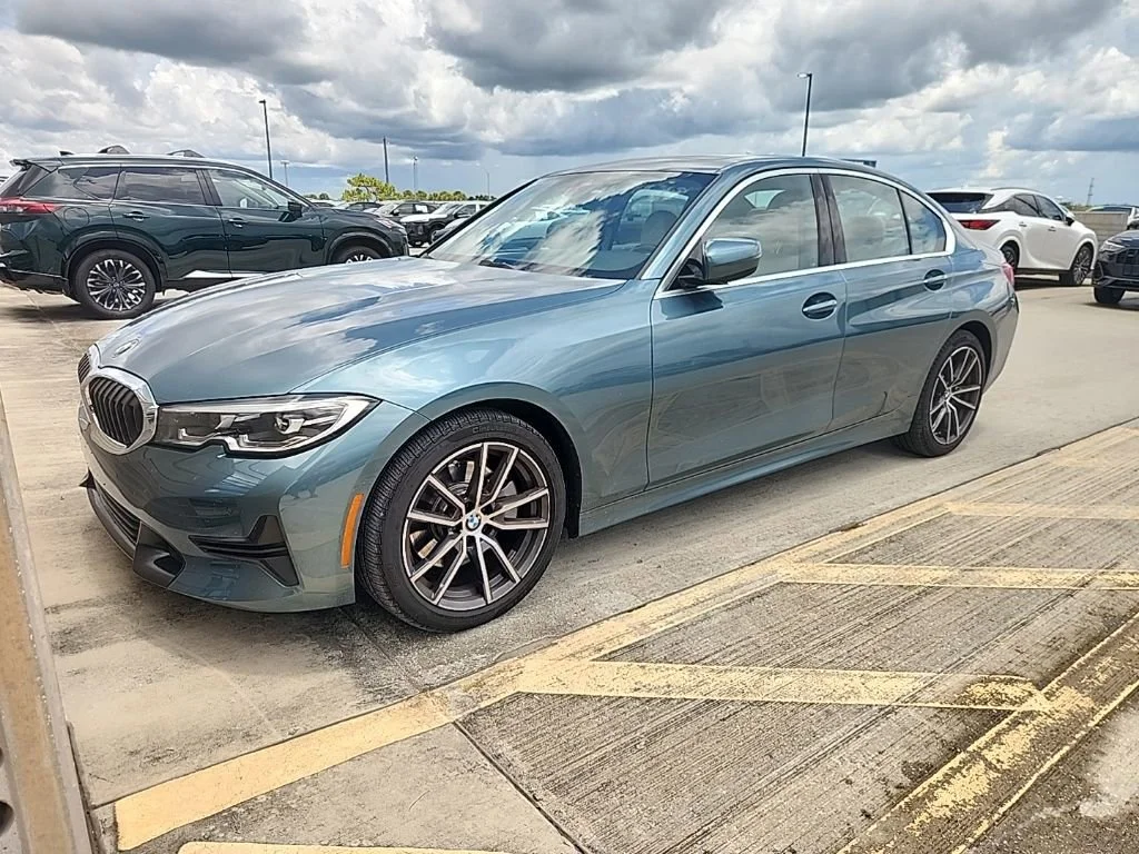 2020 BMW 3 Series 330i Sedan's photo