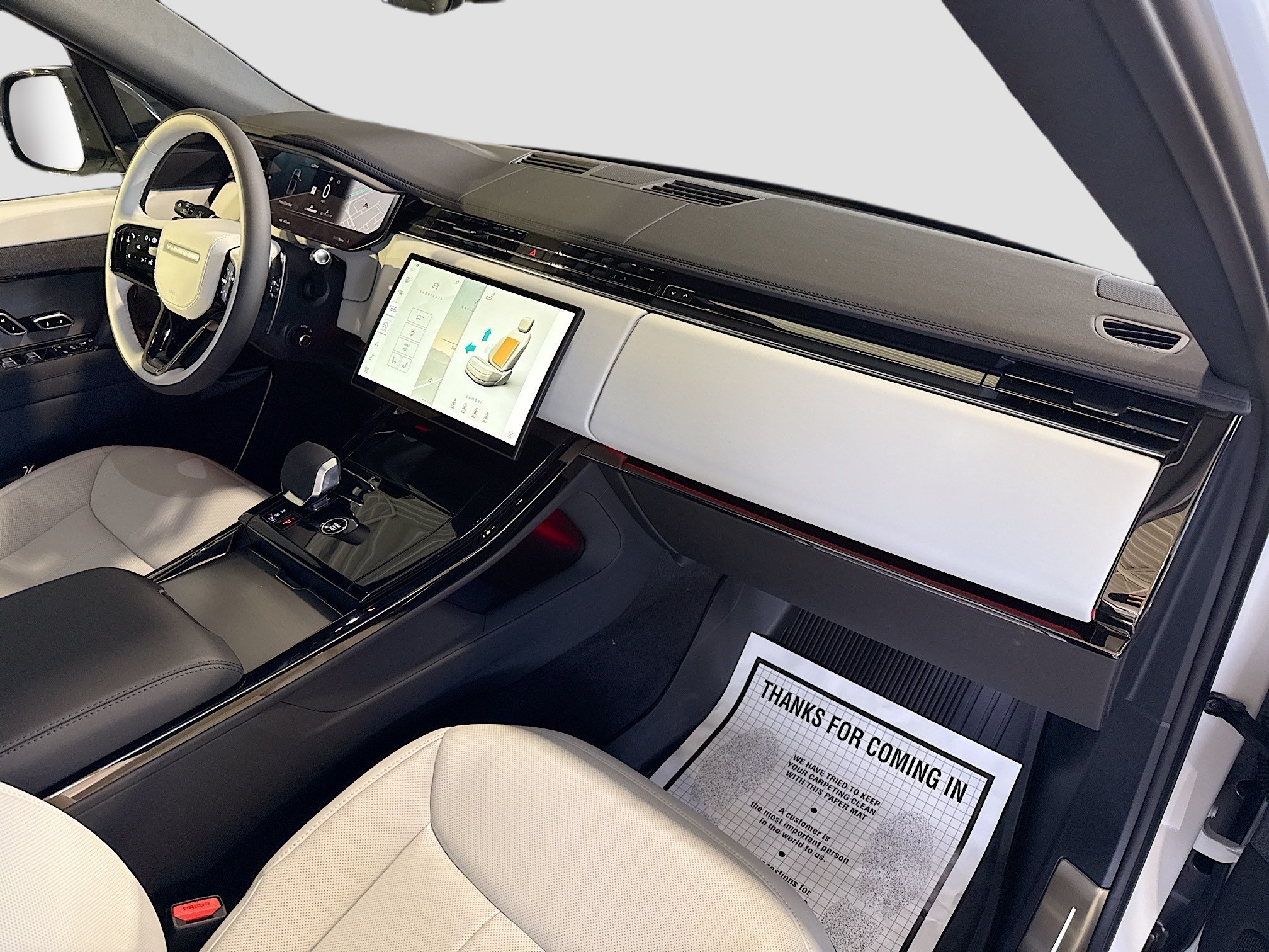 New 2026 Ostuni Pearl White LAND ROVER Dynamic SE image 15