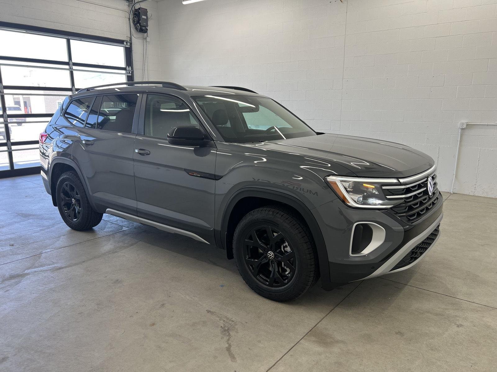 New 2026 Pure Gray Volkswagen 2.0T Peak Edition image 5
