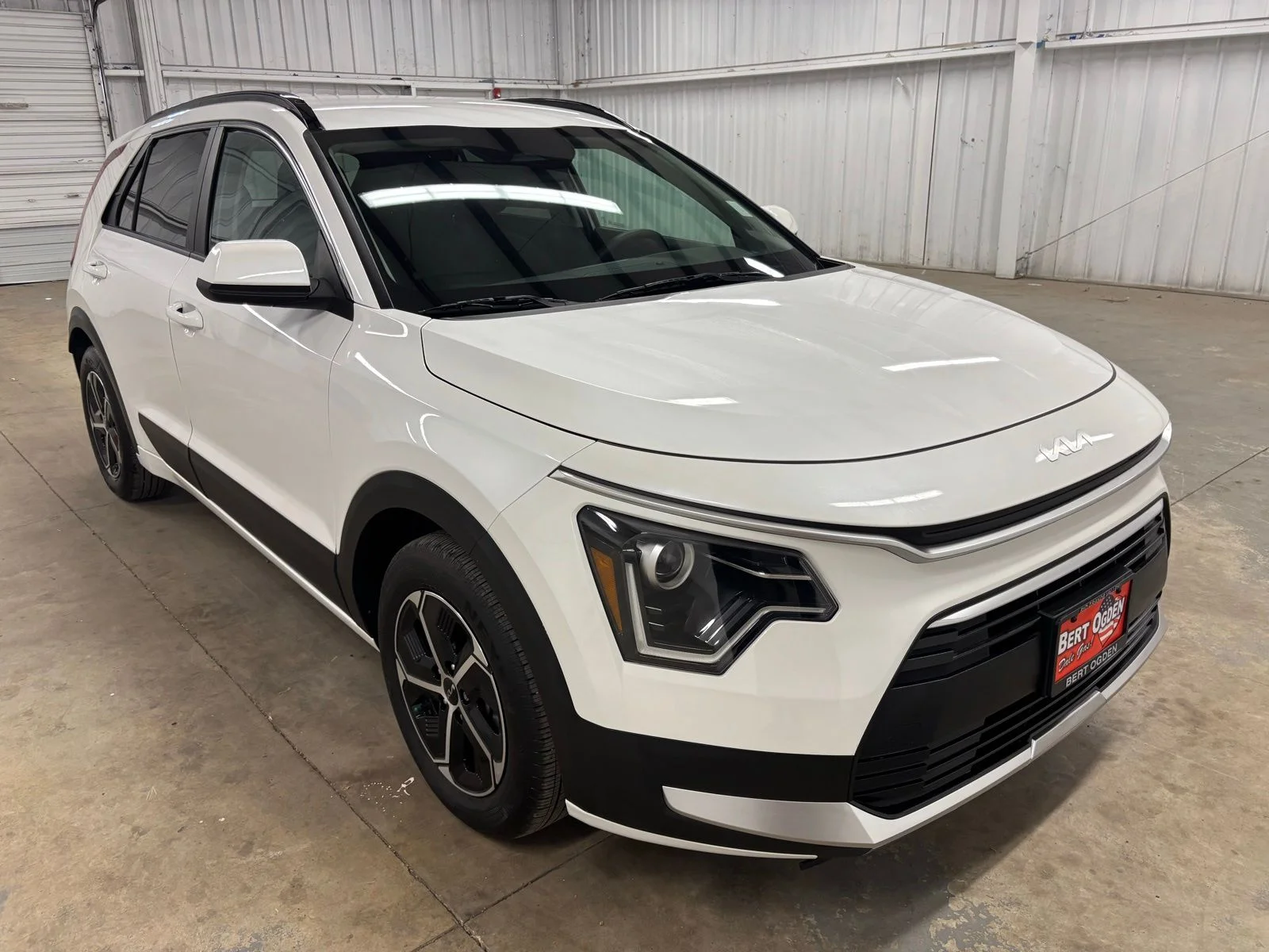 2024 Kia Niro LX HEV's photo