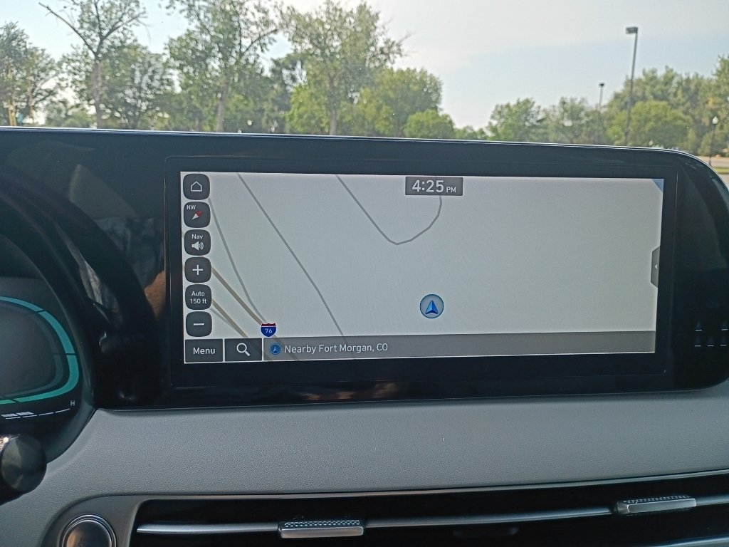 Used 2025  Hyundai SEL image 30