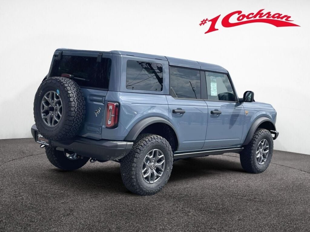 New 2025 Azure Gray Metallic Tri-Coat Ford Badlands image 7