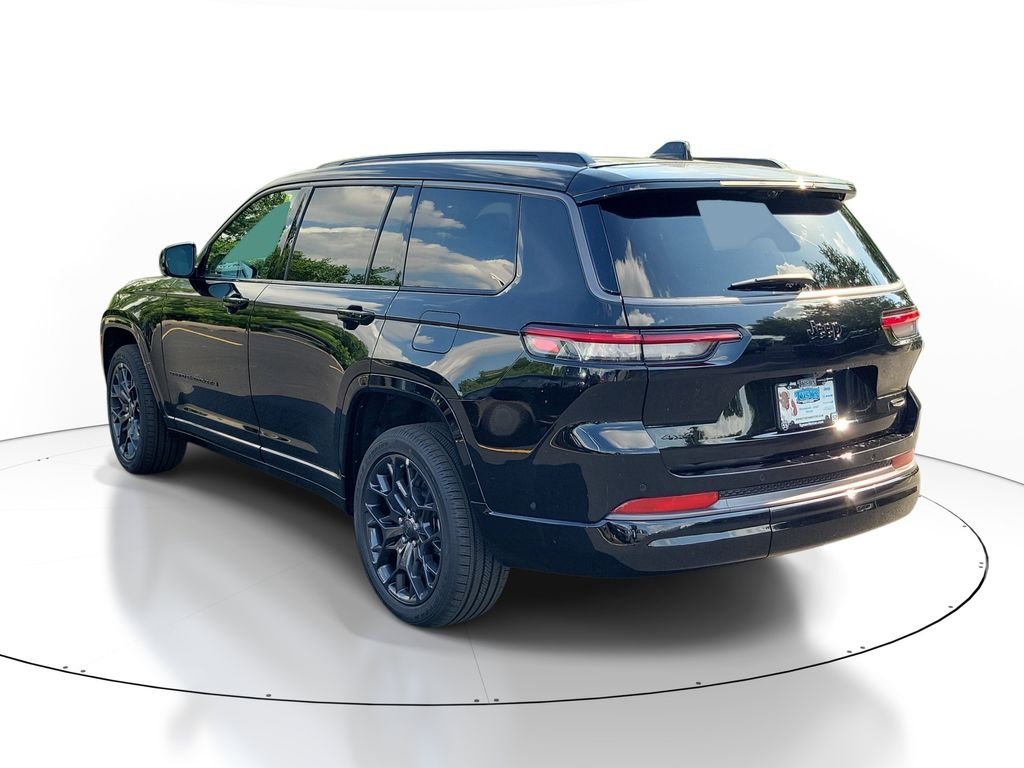 New 2026 Diamond Black Crystal Pearl-Coat Exterior Paint Jeep Summit image 3