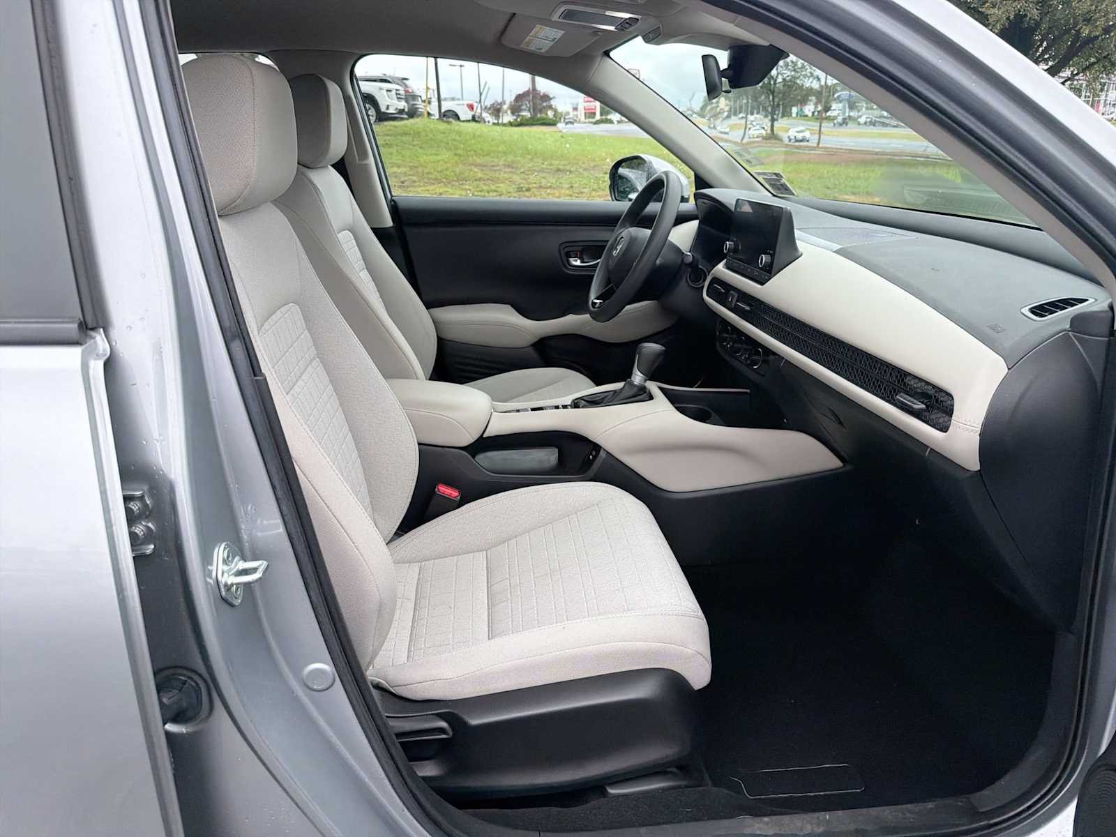 Used 2024 Lunar Silver Metallic Honda LX image 15