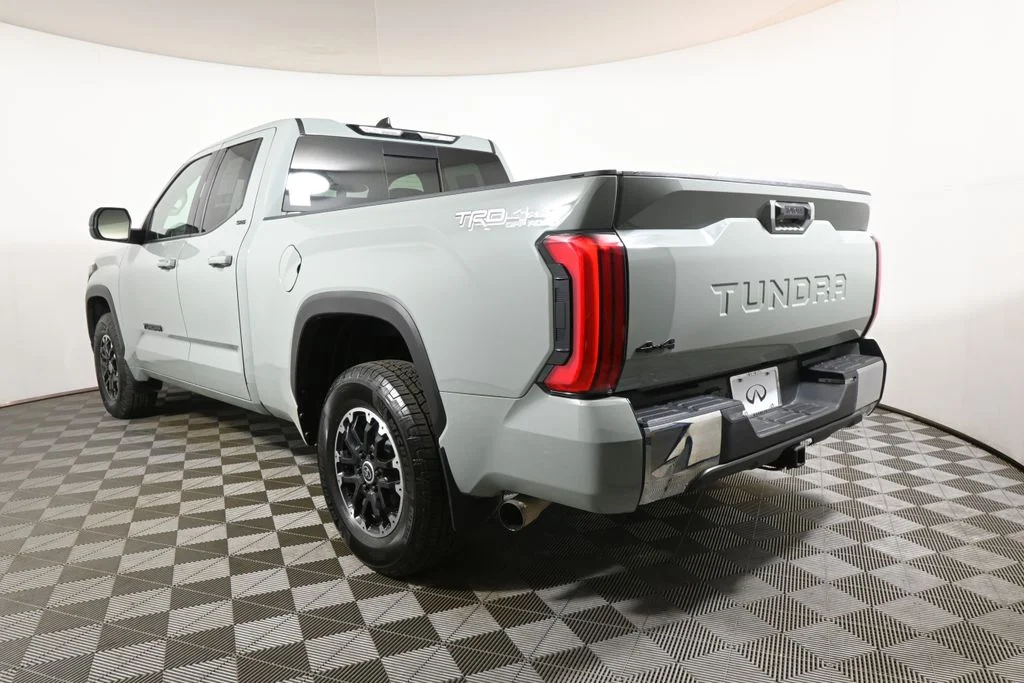 Used 2023  Toyota SR5 image 5