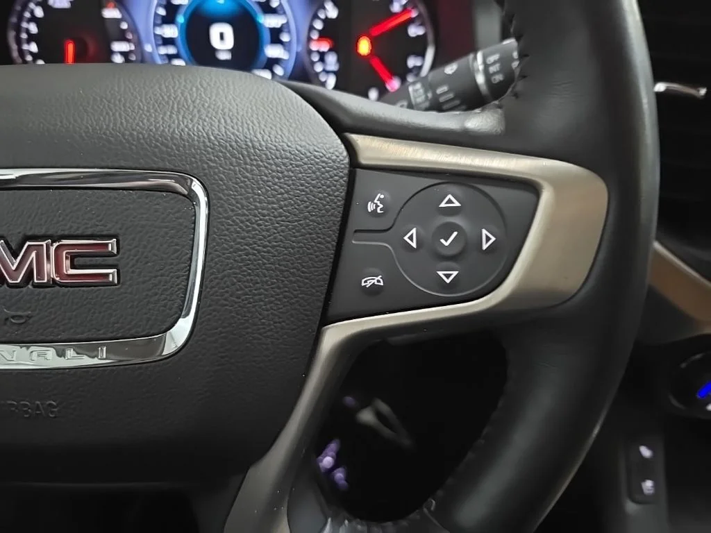 Used 2017 Red GMC Denali image 21
