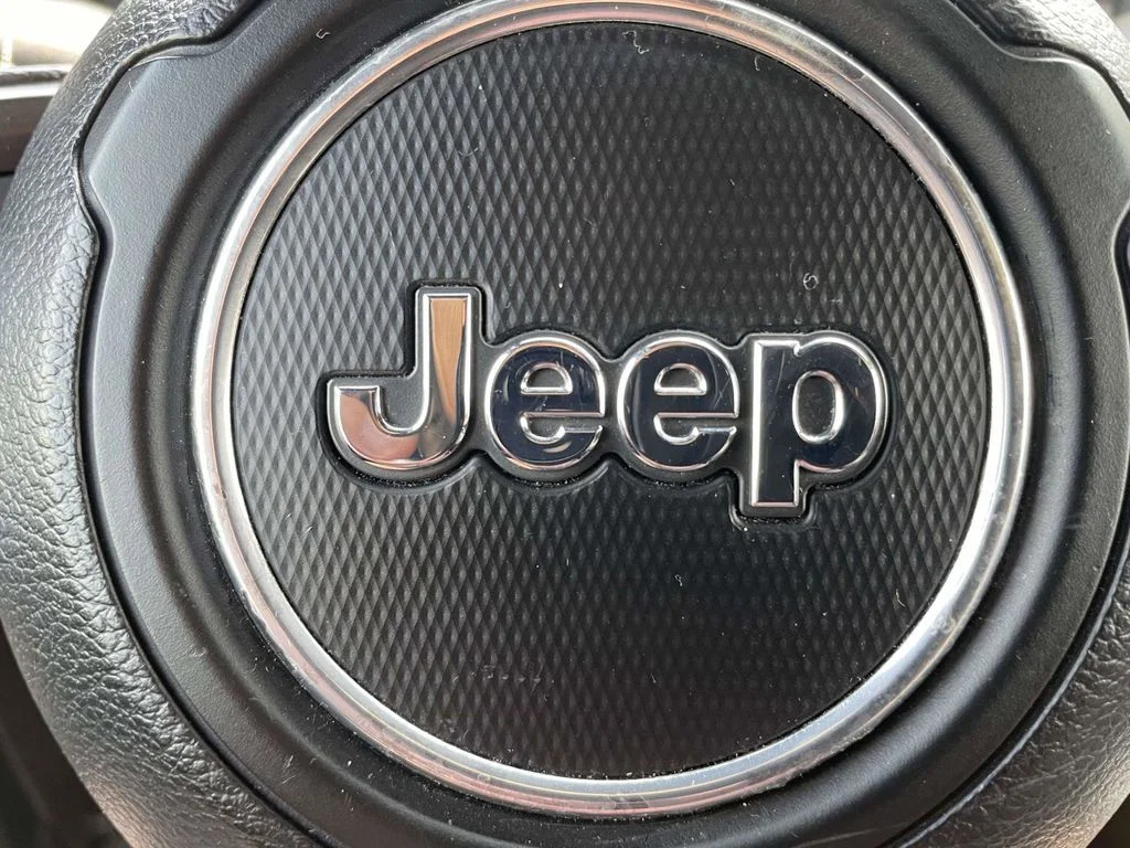 Certified Used 2018 Granite Crystal Clearcoat Metallic Jeep Unlimited Sport image 28